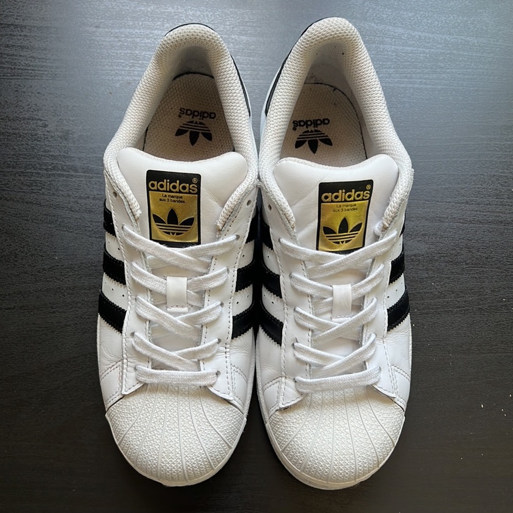 adidas Originals Unisex Superstar (Big Kids)